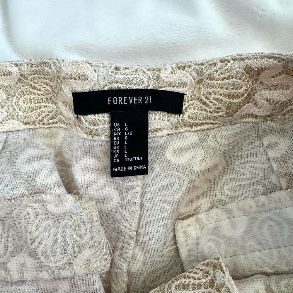 Patterned Gold Shorts - Picture 3 of 3